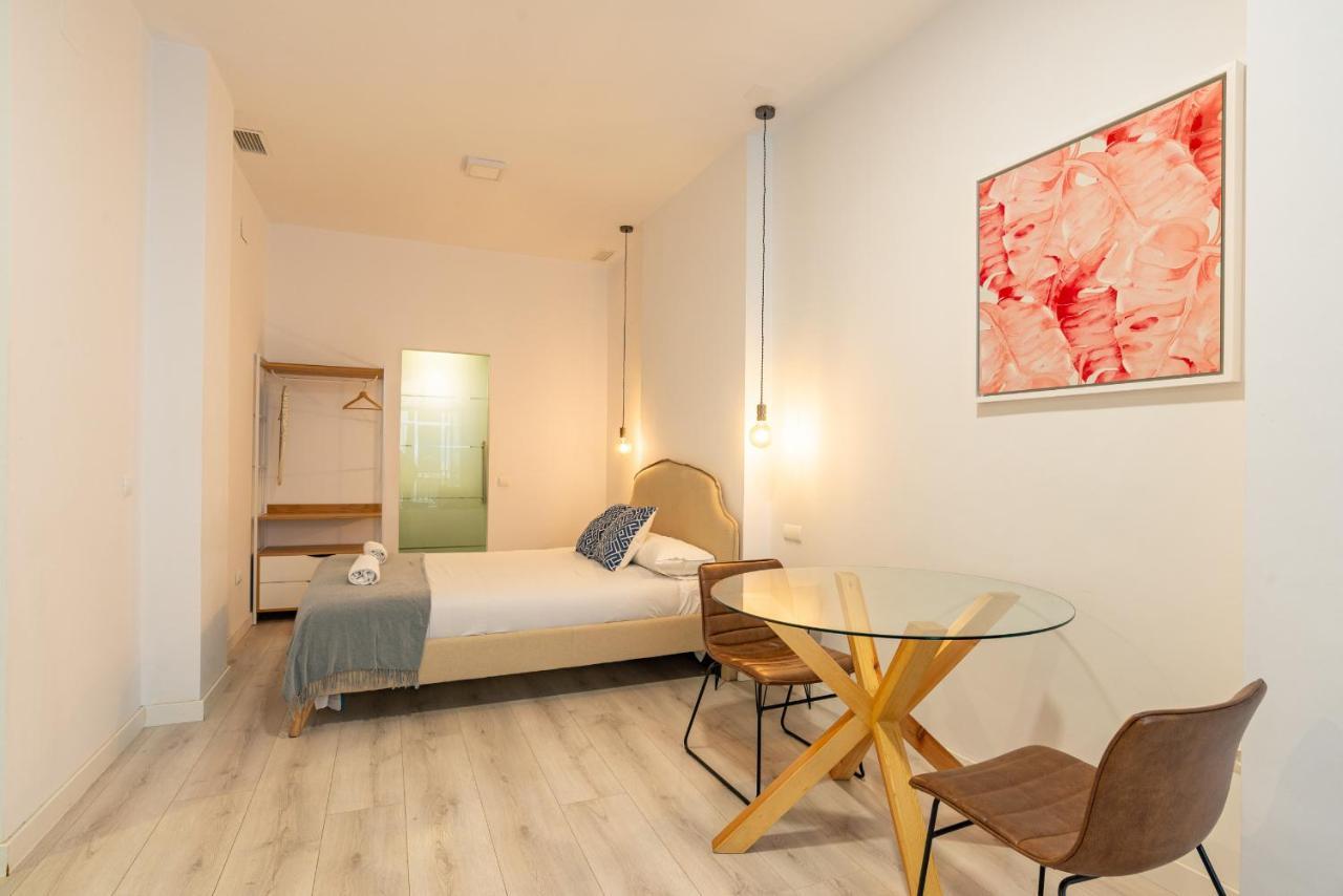 Urbe10 Plaza De La Constucion Premium Loft Apartment Malaga Exterior photo